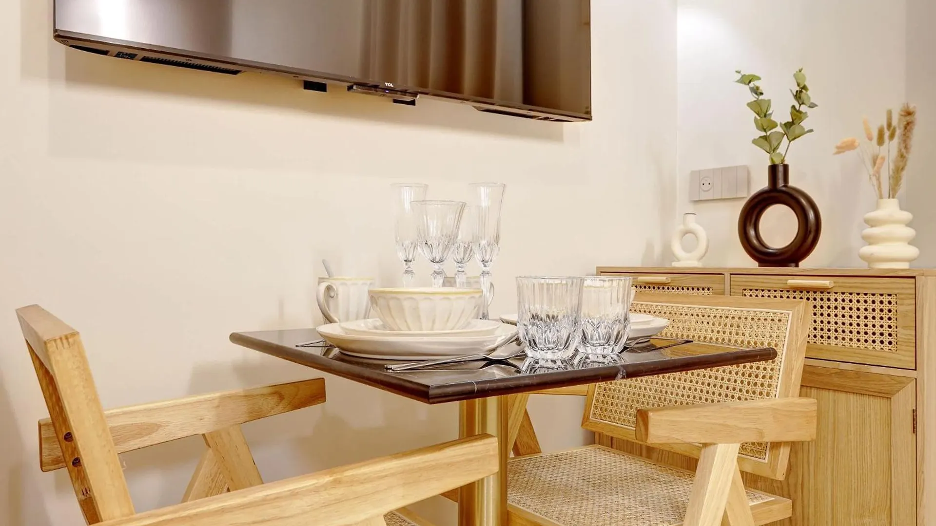 Studio Luxueux A Paris With Ac A Proximite Du Marais 0*,  France